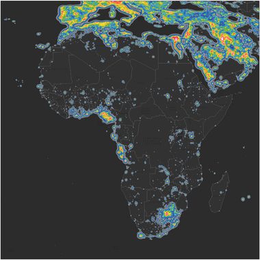 carte de l’Afrique sur fond sombre avec des hautes couleurs montrant un haut niveau de lumière artificielle surtout dans les grandes métropoles autour de Dacca Le Caire et le Cap.