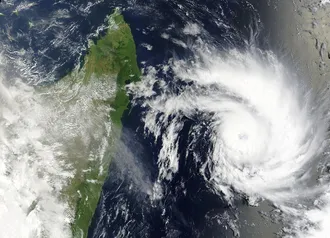 vue du cyclone Garance du ciel. par MODIS Land Rapid Response Team, NASA