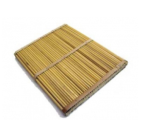 Un kayamb rectangulaire avec un serrage central