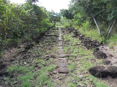 Chemin des Anglais pavé de basalte