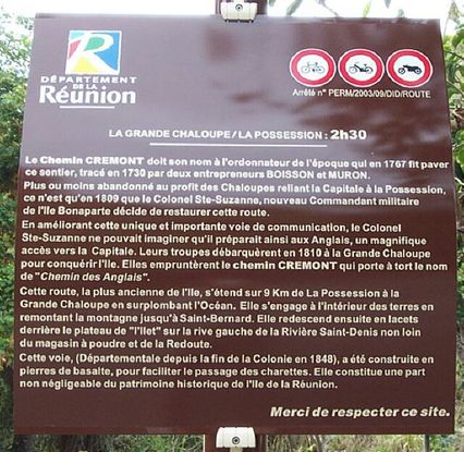 Panneau touristique au début du chemin