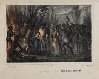 De nombreux personnage noirs, les esclaves, sont en train de bouger dans la nuit à la lumière d’un feu et au son de tambours dont un tonneau transformé en tambour. Un personnage en costume africain dance au centre avec une femme.