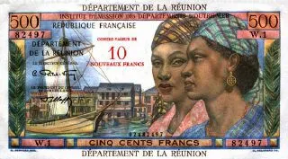 billet de banque montrant deux femmes coiffées d'un madras, valeur affichée 500 francs CFA surchargé 10 nouveaux francs avec deuxième surcharge «Département de la Réunion» dans la marge
