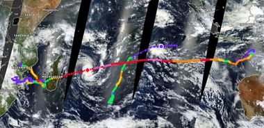 carte de l’Océan Indien avec tracé du cyclone Freddy avec code couleur pour l’intensité du violet (catégorie 1) à rouge (catégorie 5)